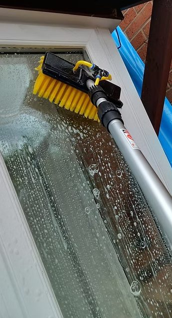 Pure Water Cleaning Pole Fed Pure Water Window Cleaning Chelsmford